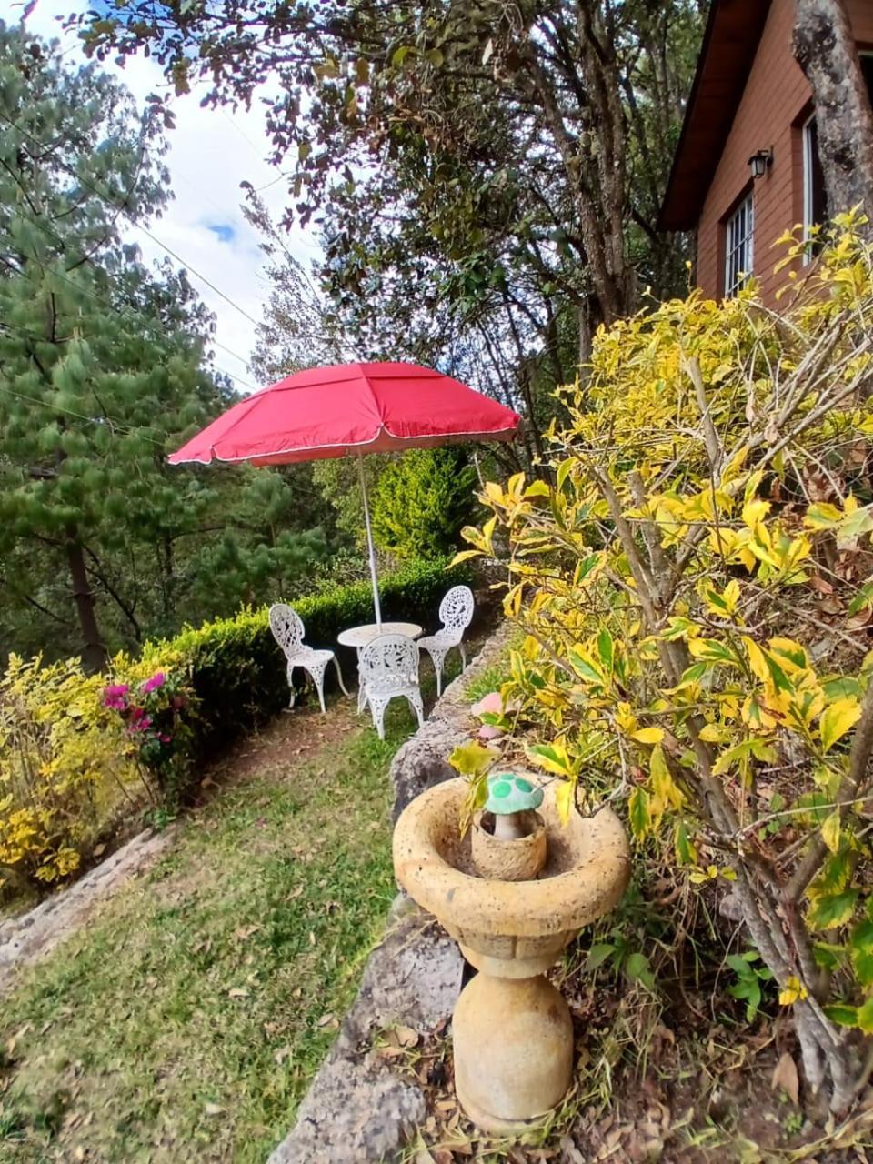 Cabana Con Banera Y Chimeneas En Puesta De Sol El Pacifico Exterior foto